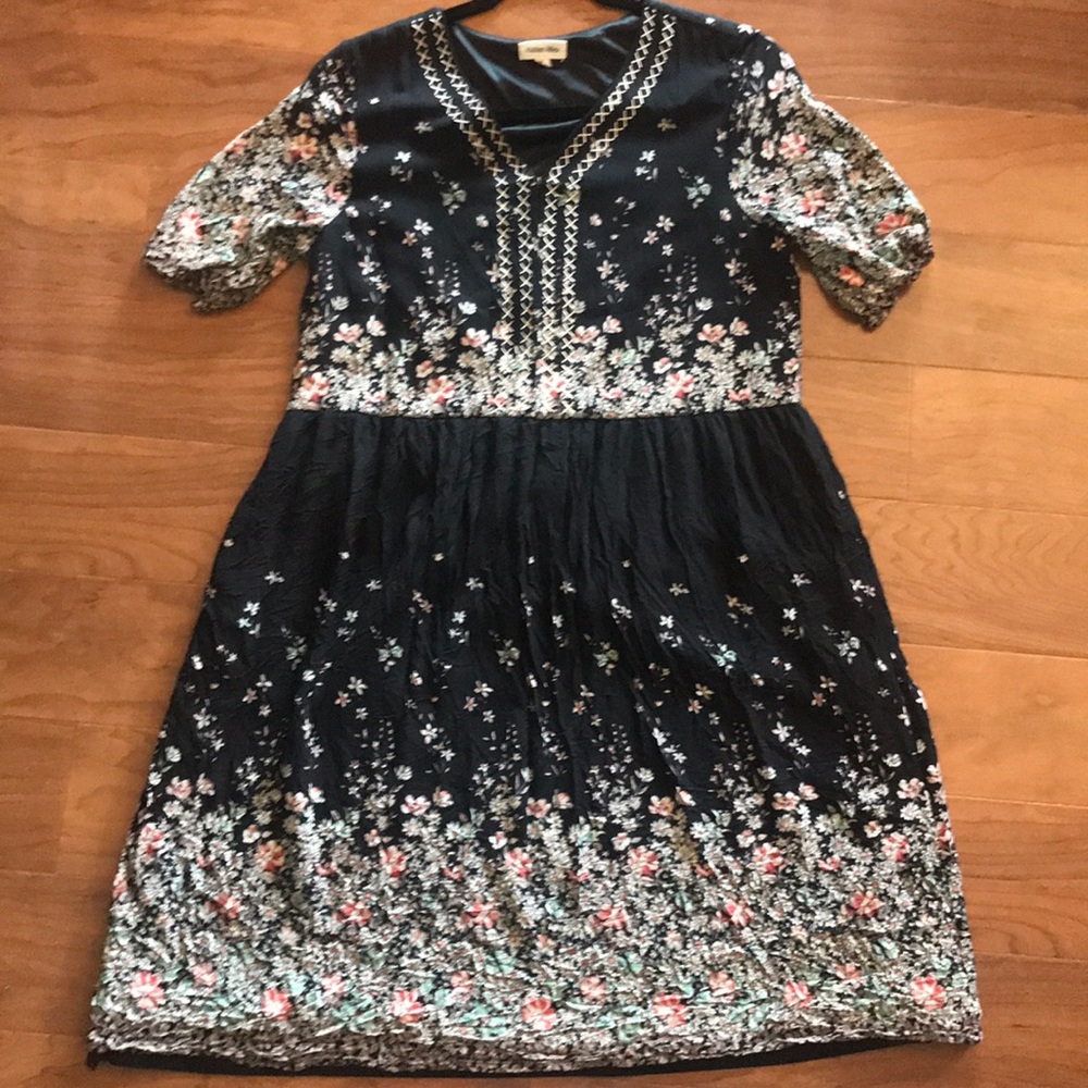 Pretty Floral Dress size Medium